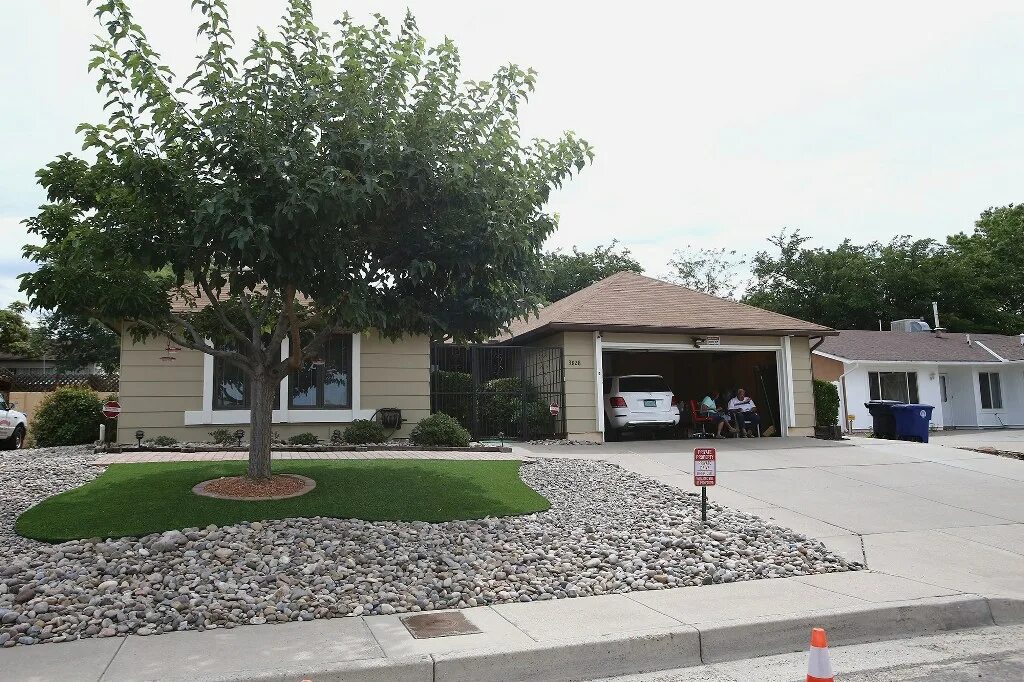 Breaking bad пустыня. Альбукерке город дом уайта. Bad location. Bad location. Во все тяжкие локации.