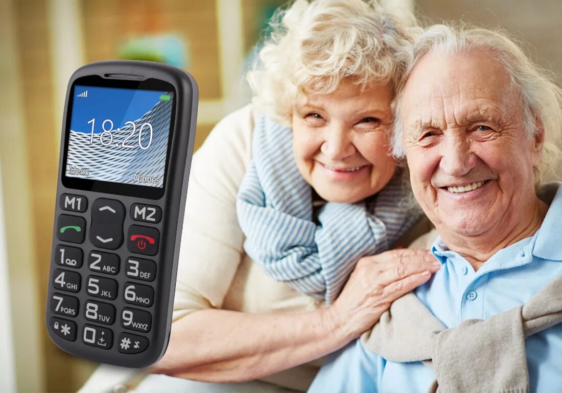 Какой номер бабушки. Сотовый телефон для пожилых людей. Сотовый телефон для пенсионеров. Мобильники для пожилых людей. Бабушка со смартфоном.