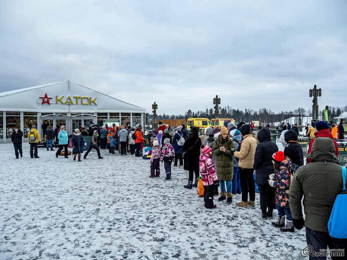 Работает каток в парке патриот. Парк Патриот каток 2022. Парк Патриот в Подмосковье каток. Парк Патриот Кубинка каток. Кубинка каток в парке Патриот.