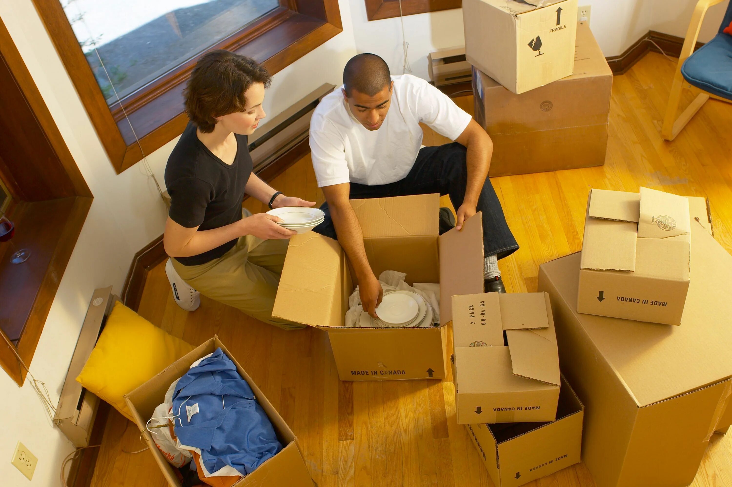 Move package. Переезд. Квартирный переезд. Упаковка мебели. Квартирные и офисные переезды.