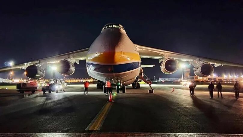 В аэропорт Кишинева российский грузовой самолет АН-124 "Руслан" доставил из Кита