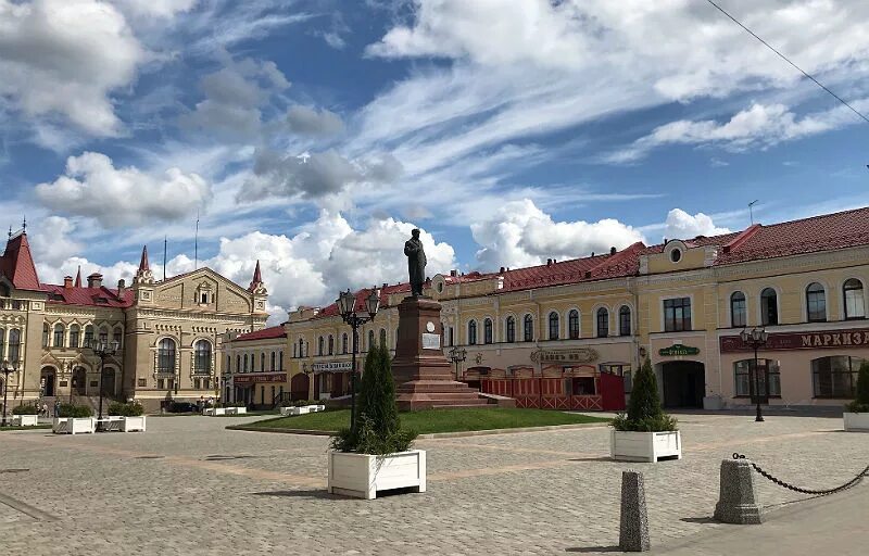 Памятник ленину в рыбинске. Красная площадь рыбинск зимой. Кран красная площадь 5 рыбинск. Красная площадь рыбинск. Кран красная площадь 5 рыбинск.