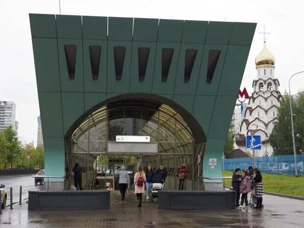 Метро строгино ехать. Станция метро строгино. станция строгино москва. метро строгино восточный вестибюль. строгино район москвы метро.