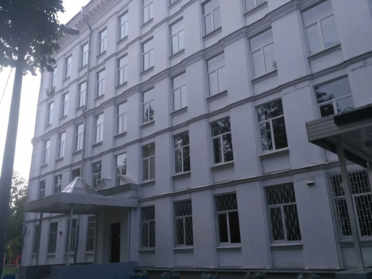Профсоюзная 9 школа. Гбоу гимназия №1534 интерьер. Академическая школа 1534. Школа 1534 ук2. Профсоюзная 15а школа 1534.