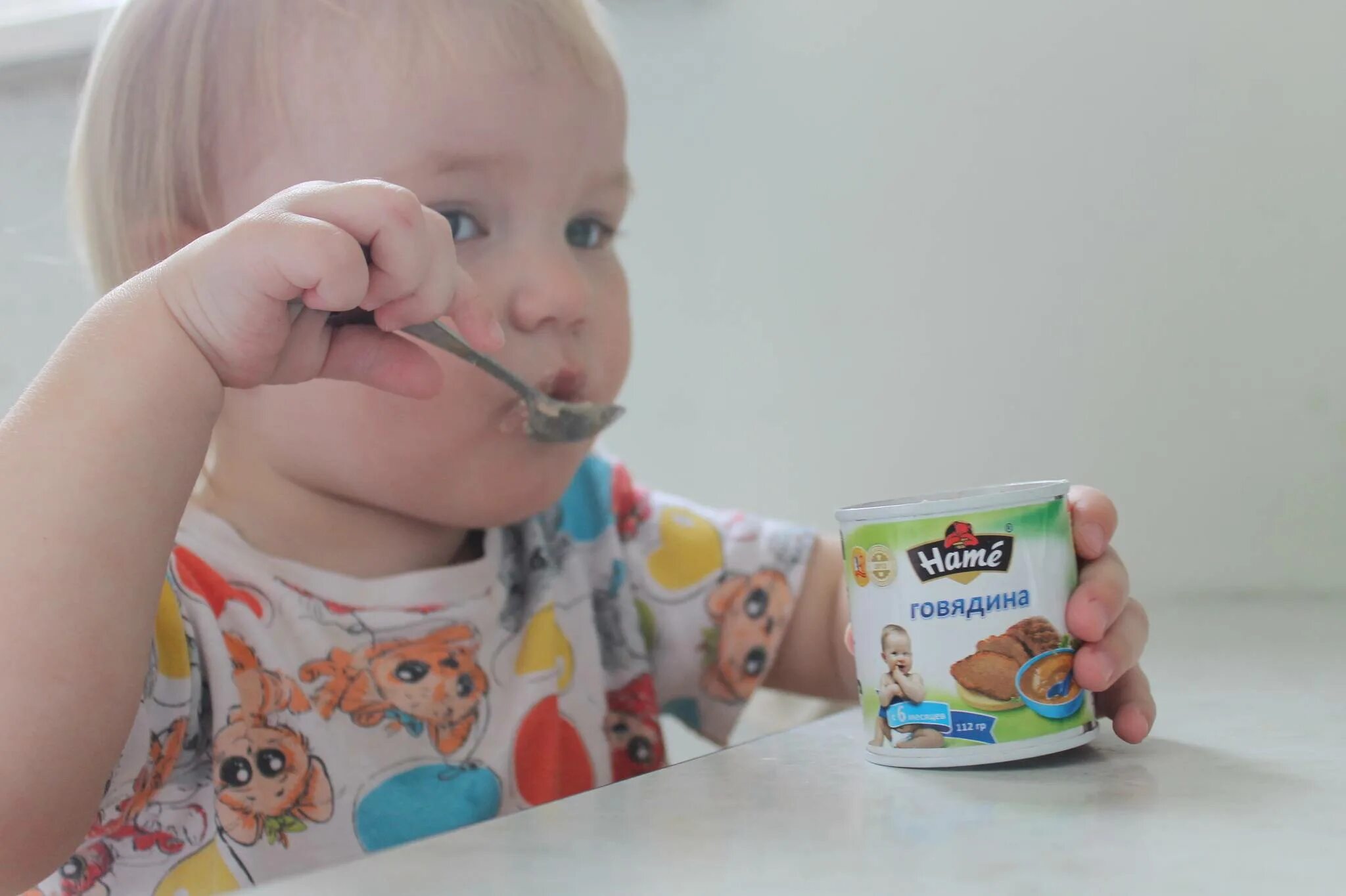 6 месяцев отказывается от смеси. Мясное пюре прикорм. Детское питание до 2 лет. Ребенок ест пюре с баночки. Ребенок ест детское питание.