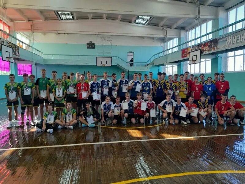 улица ломоносова, 17 арсеньев, приморский край. школа 11 абакан спортивный зал. юность арсеньев. юность город арсеньев. юность арсеньев.