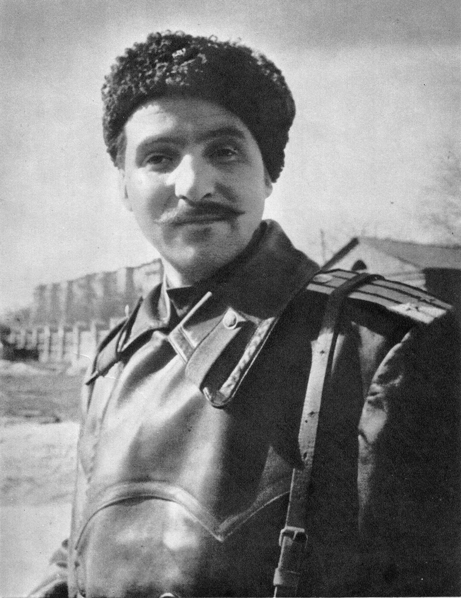 Симонов работал во время великой отечественной войны. Константина Михайловича Симонова.