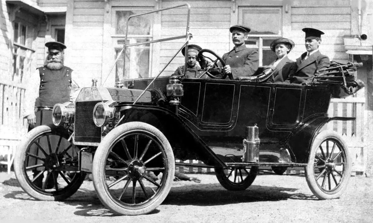 Первые вместе проект. Департамент полиции 1880-1917. Полиция в 1917 году в России. Авто 1917-1924 года. Автомобили 1917 года.