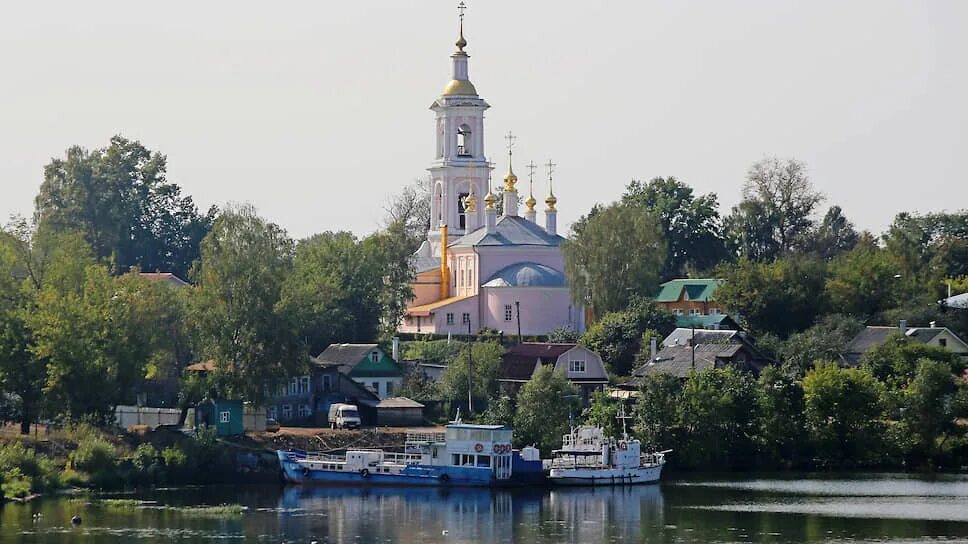 Волга кимры. Кимры Волга. Храм на Волге Кимры. Женский монастырь Кимры на Волге. Символ г. Кимры на Волге.