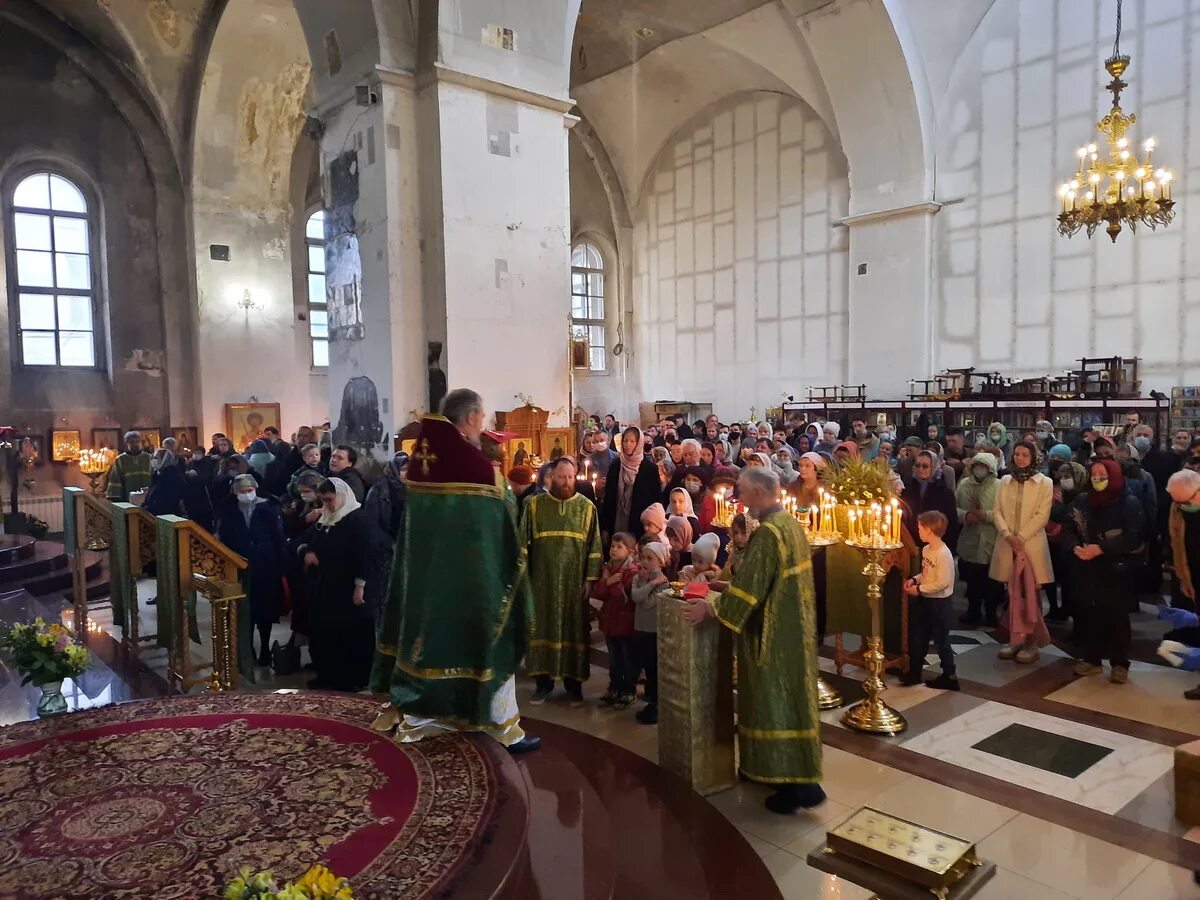 храм василия исповедника расписание