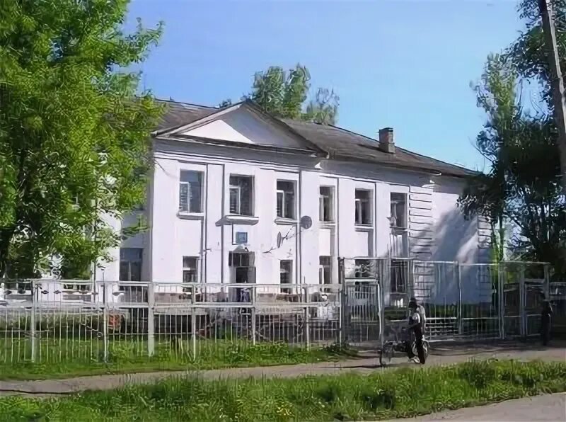 Поселок красная поляна кировская область. Школа красная поляна кировская область. Школа лицей красная поляна. Сайт краснополянского лицея вятскополянского. Лицей кукмор.