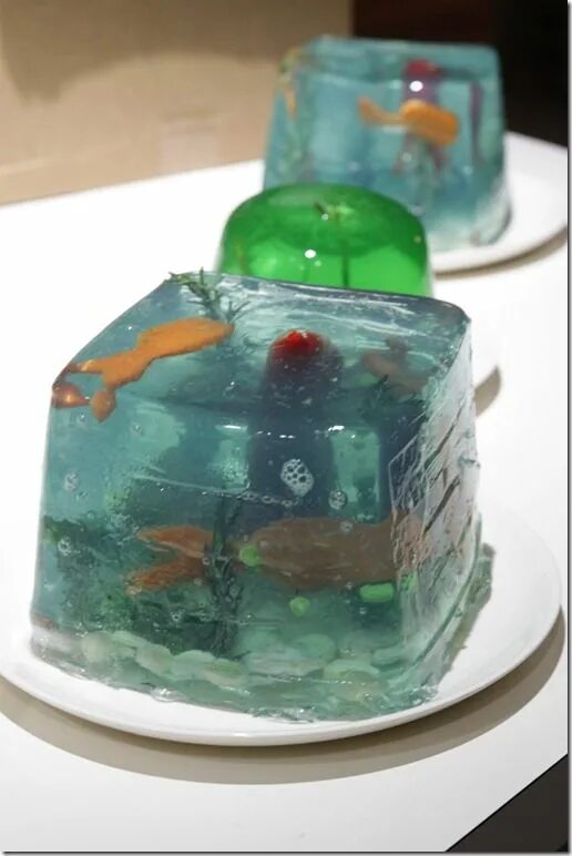 Желейное море. ЖЕЛЕЙНЫЙ торт аквариум. Торт море с желе. Торт морской с желе. ЖЕЛЕЙНЫЙ торт с рыбками.