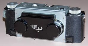 File:Vintage Stereo Realist 2.8 Camera, Model 1042 (13536736524).jpg - Wikimedia Commons