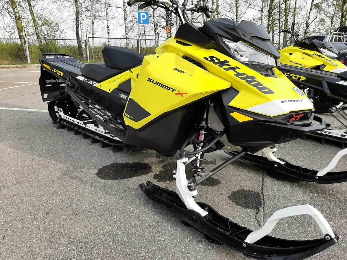 Ski doo summit 850