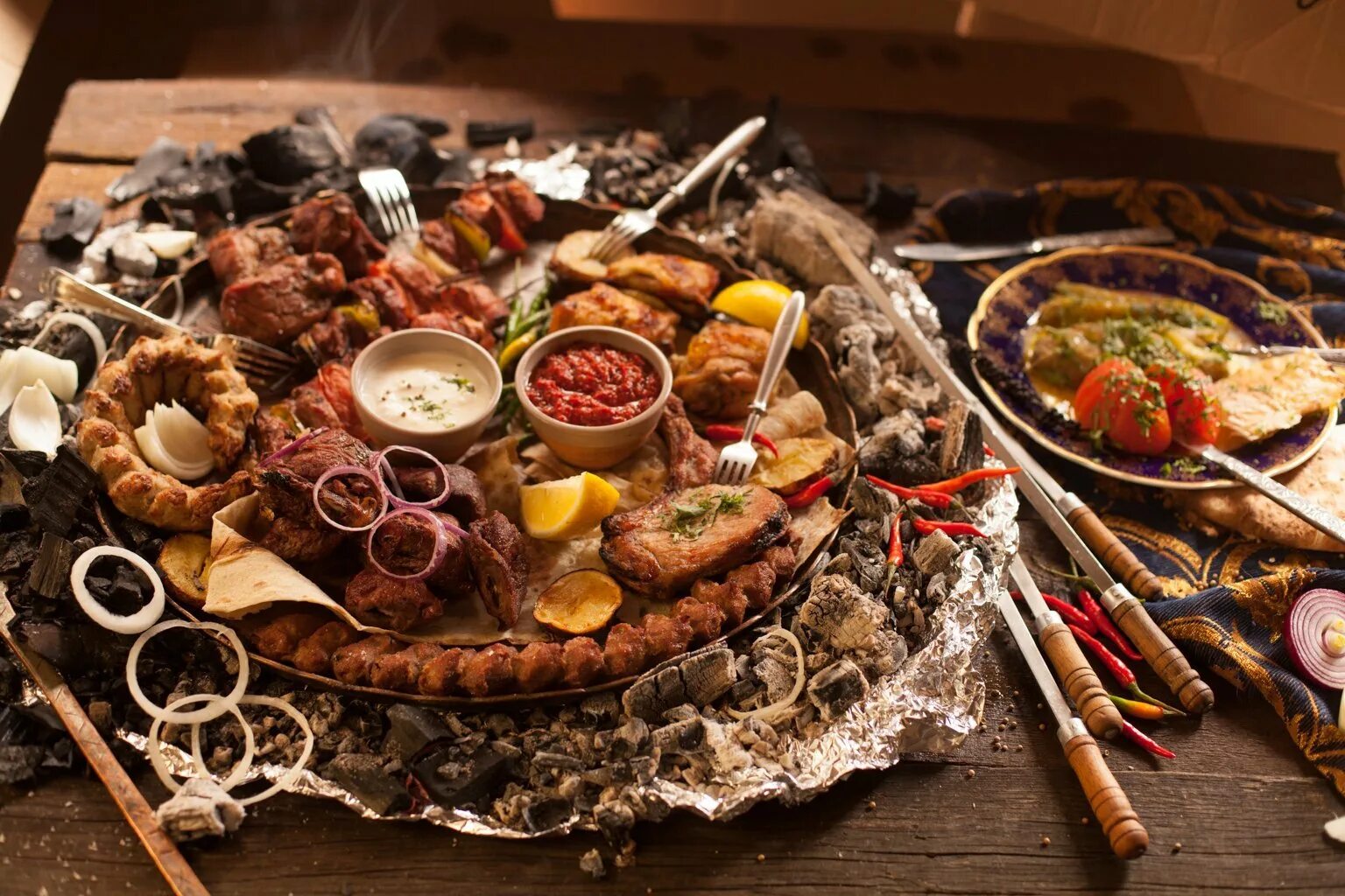 Стол армян. Национальная еда Армении. Национальная кухня Армении хоровац. Армения Ереван кухня.