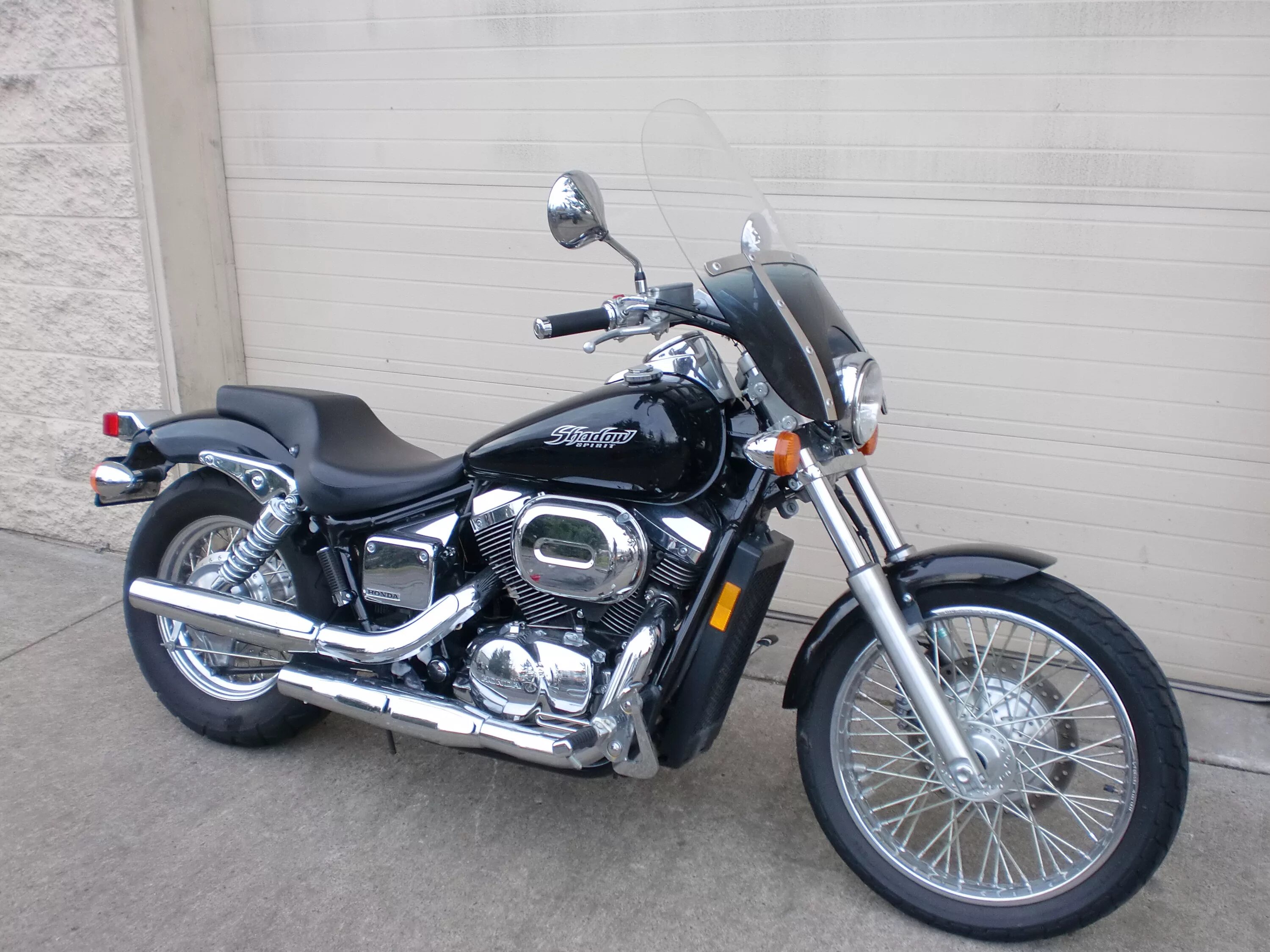 Honda vt 750 shadow. Honda shadow 750 c2. Хонда шадоу спирит обои для айфона. Honda shadow vt750 ace. Honda vt 750 spirit.