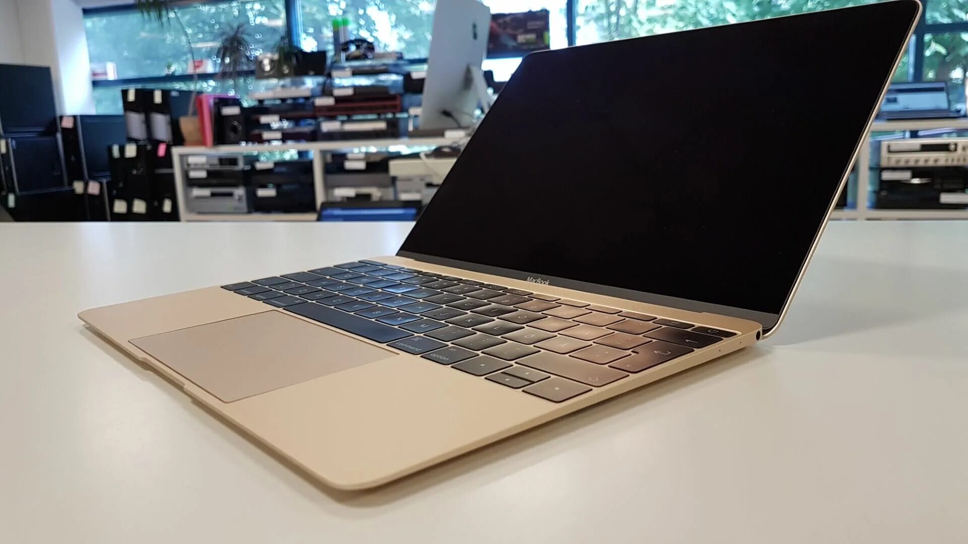 Ноут 12 характеристики. MACBOOK 12 2015 Gold. MACBOOK 12 2016. Apple MACBOOK 12 Retina 2015. MACBOOK Retina 12 2016.