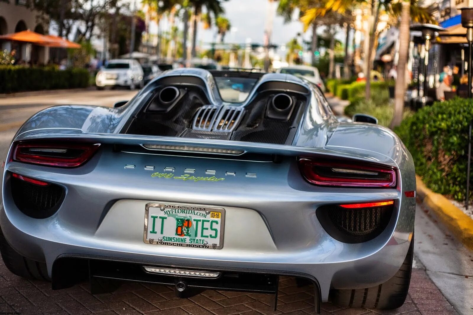 Porsche 918 цены. Порше 918 Spyder Dubai.. Porsche 918 модель. Порше 918 Spyder 2022.Dubai. Porsche 918 Spyder в широких обвесах.