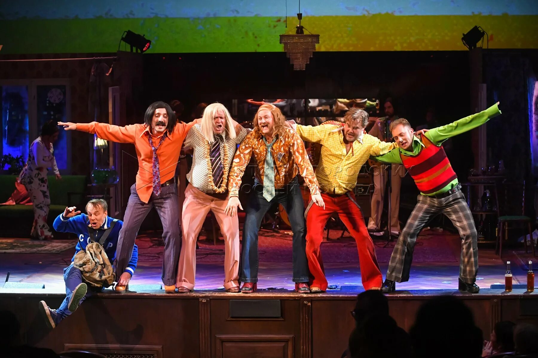 Энергичные люди спектакль ставрополь. Фото спектакль губернский театр энергичные люди. Энергичные люди спектакль губернский. Энергичные люди губернский театр актеры. Энергичные люди спектакль губернский театр актеры.