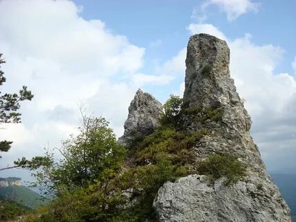 Скала палец