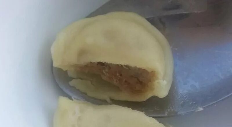 В пельменях нашли. Пельмени юлии высоцкой. Женские пельмени крупно фото. Пельмени золотой пельмешек. В пельменях нашли.