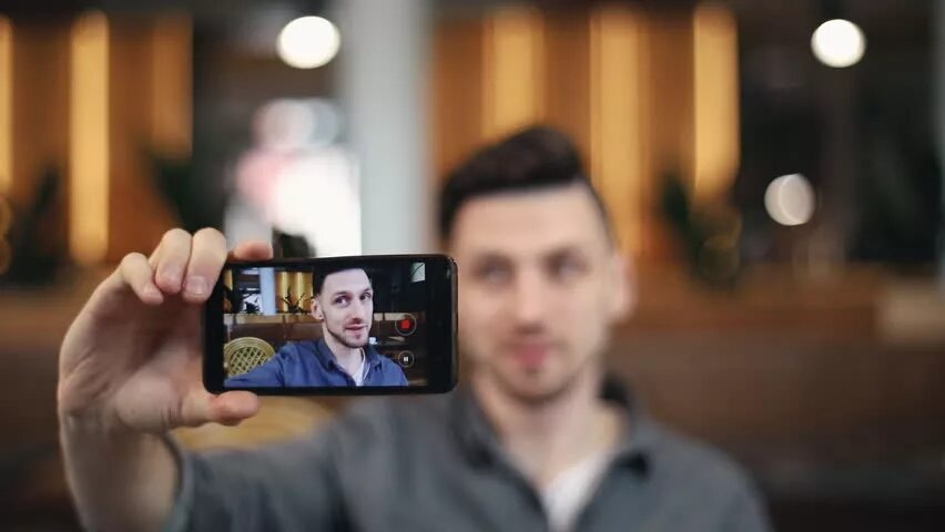 Бизнесмен россии блогер. Сток фото мужчина блогер. Психолог блоггер мужчина. Блогер мен. Видеоблогер увлеченных людей.