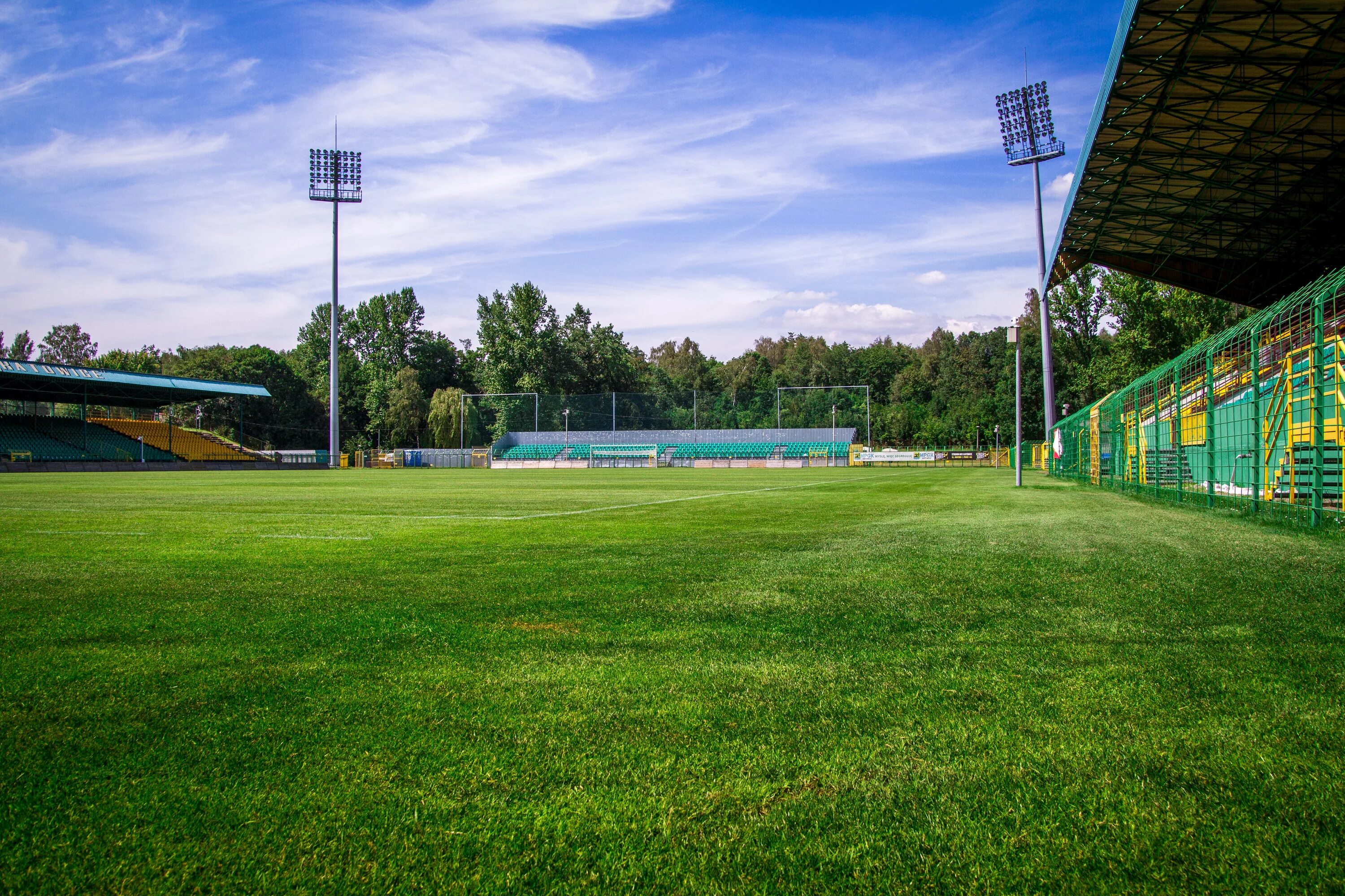 Катовице стадион. Футбольный стадион Катовице. GKS Katowice's Stadium. Футбольное поле Немчиновка.