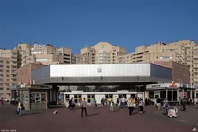На станции "Гражданский проспект" в Петербурге ограничат вход по утрам. Metro