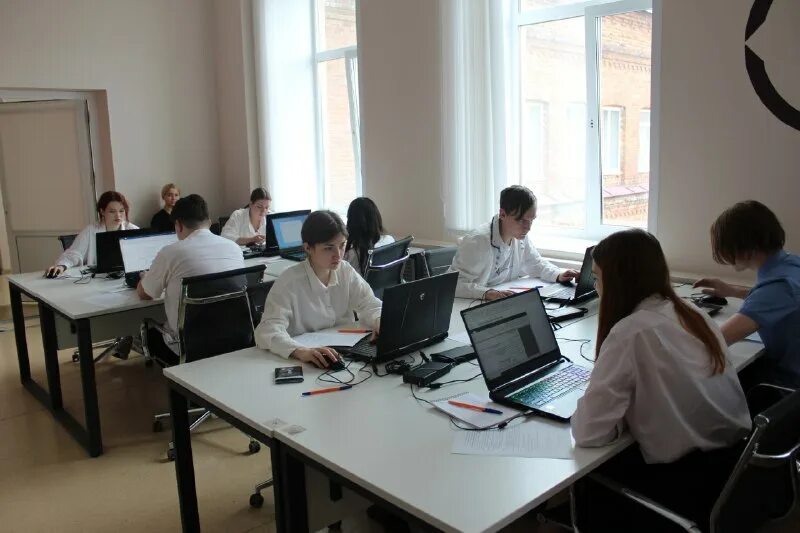 Поступление в вуз. Приемная комиссия колледжа. День открытых дверей медики. Фмк бгэу. Аудитория экзамен.