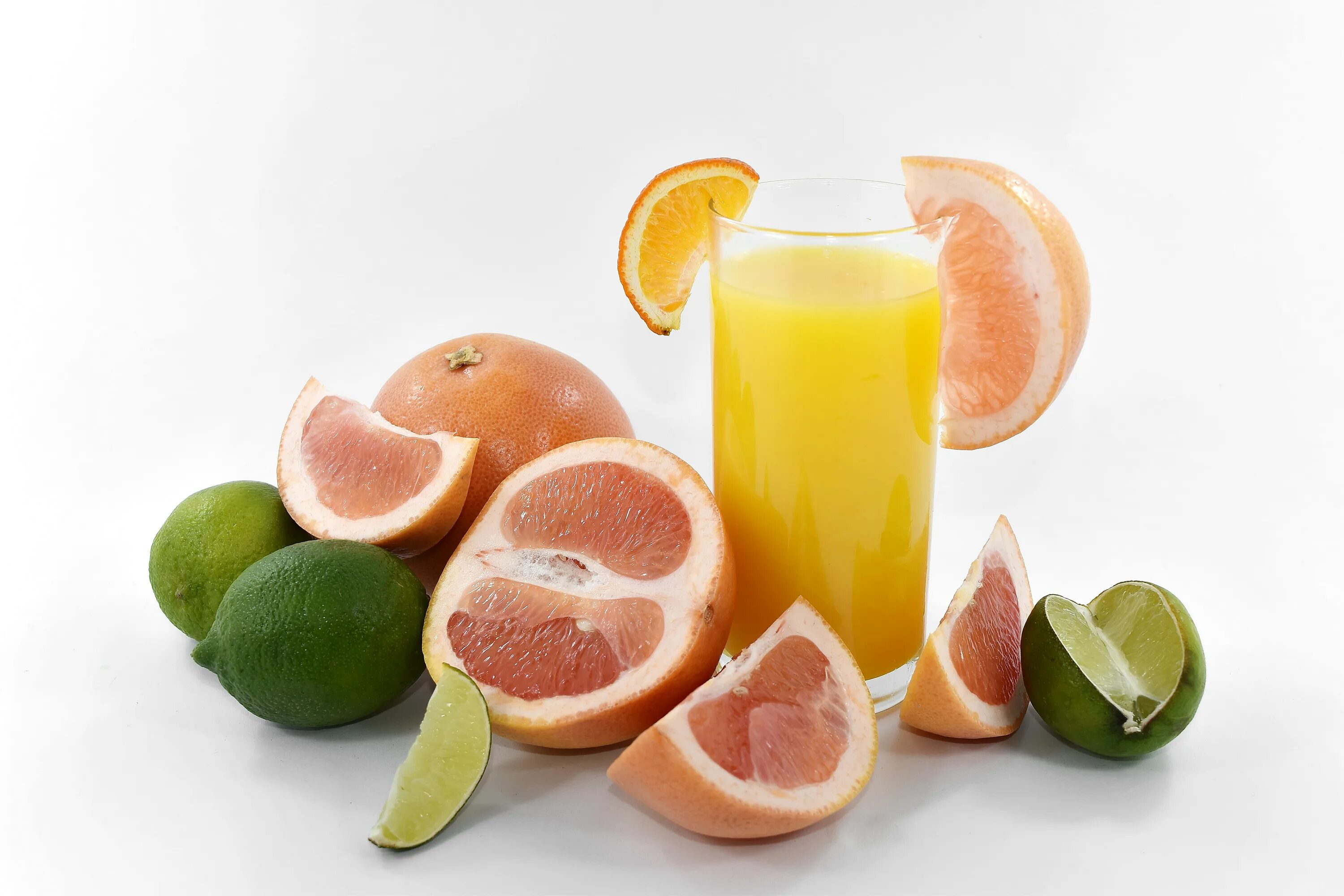 Грейпфрутовый сок можно. Грейпфрутовый Фреш. Лайм и грейпфрут. Апельсин, лайм, лимон, грейпфрут лимонад. Лимонад Фреш грейпфрутовый.