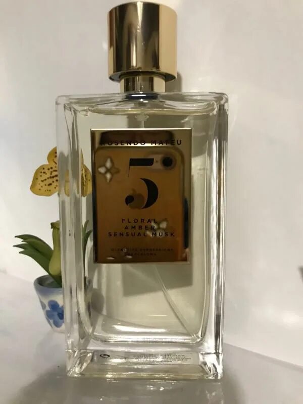 Rosendo mateu 5 floral amber sensual. Floral Amber sensual Musk. Матеу духи. Rosendo Mateu Olfactive expressions № 5 Floral, Amber, sensual Musk парфюмерная вода 100 мл. Тестер 60 мл Rosendo Mateu Olfactive expressions Barcelona nº 5 Floral, Amber, sensual Musk EDP Unisex 60 ml..