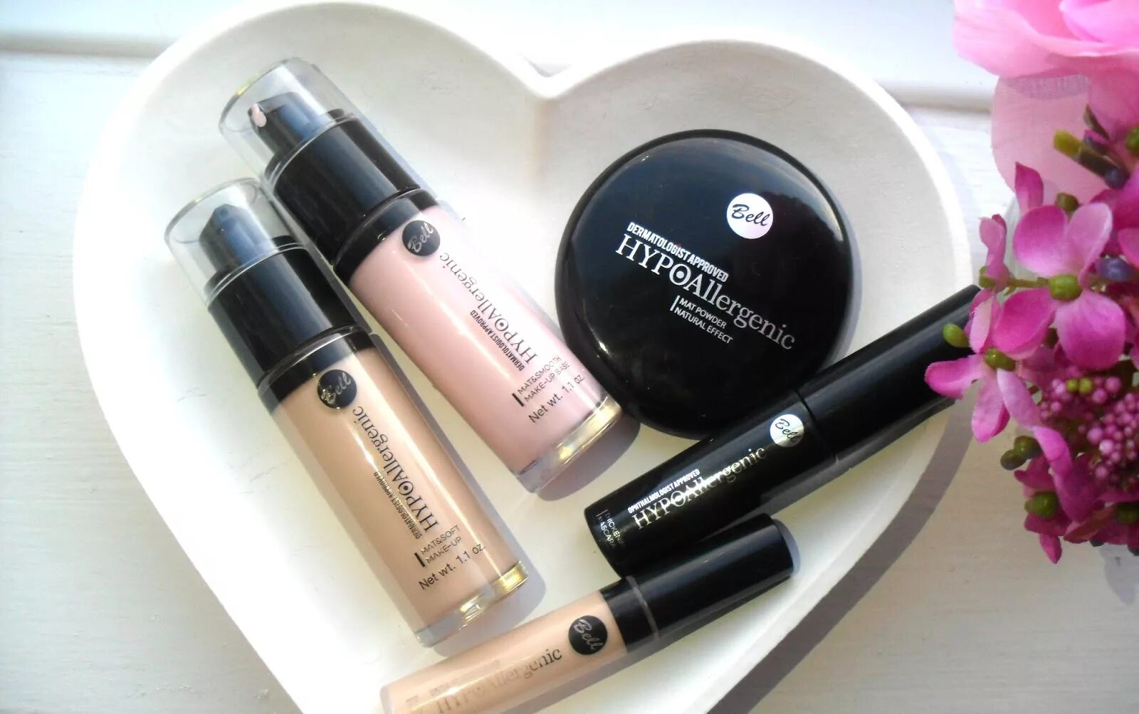 противоаллергенная декоративная косметика. гипоаллергенная косметика для лица. гипоаллергенная косметика для лица декоративная. гипоаллергенная декоративная косметика марки. Eye care косметика.