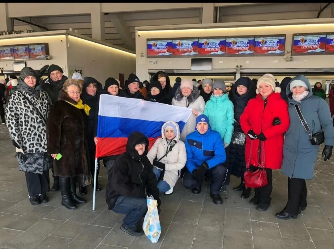 Митинг. Митинг концерт в Лужниках. Концерт на стадионе. Митинг концерт 22 февраля Лужники. Митинг 29