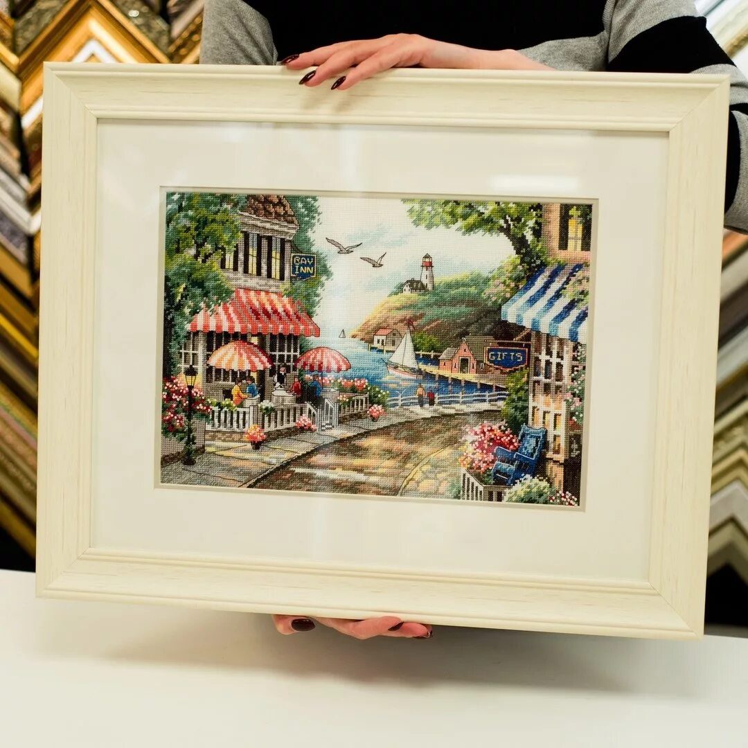 паспарту для вышивки. вышивка в рамке с паспарту. багетная мастерская алексея денисова. вышивки в багете оформленные. паспарту для вышивки.