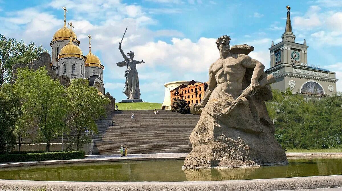 Одноклассники г волгограда. Волгоград Сталинград Царицын памятник. Памятник Мамаев Курган в Волгограде. Обзорная экскурсия Волгоград. Мамаев Курган Родина мать.