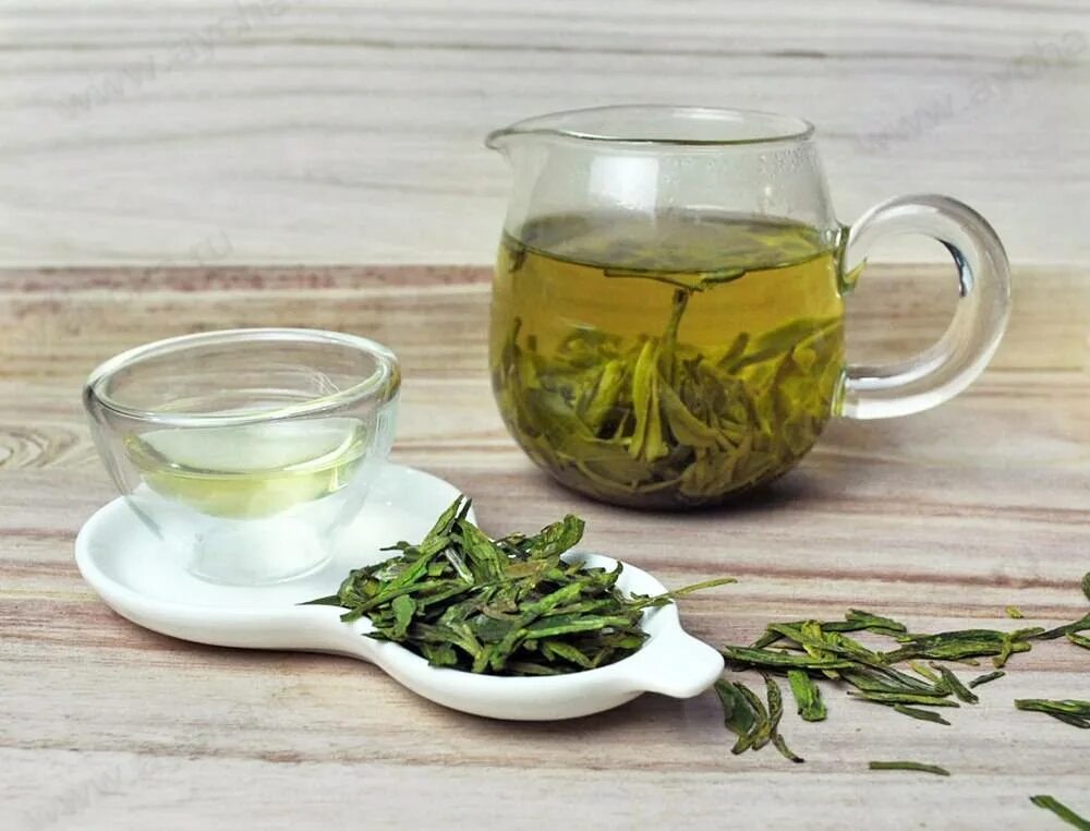 Зеленый чай Лунцзин. Китайский чай Лунцзин. Чай Лунцзин заварка. Лунцзин колодец дракона.
