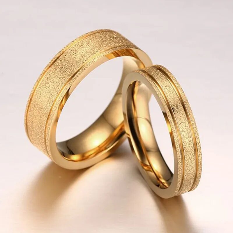 Кольца золотые обручальные пара. Кольца золотые обручальные пара. Классические обручальные кольца. Золотое кольцо обручалка. Кольца обручальные парные золотые парные.
