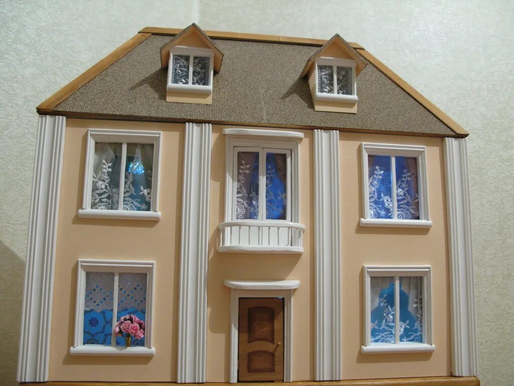 Самые красивые домики для кукол. Самодельный домик для кукол барби. Кукольный дом из фанеры. Кукольный домик своими руками. Окна для игрушечного домика.