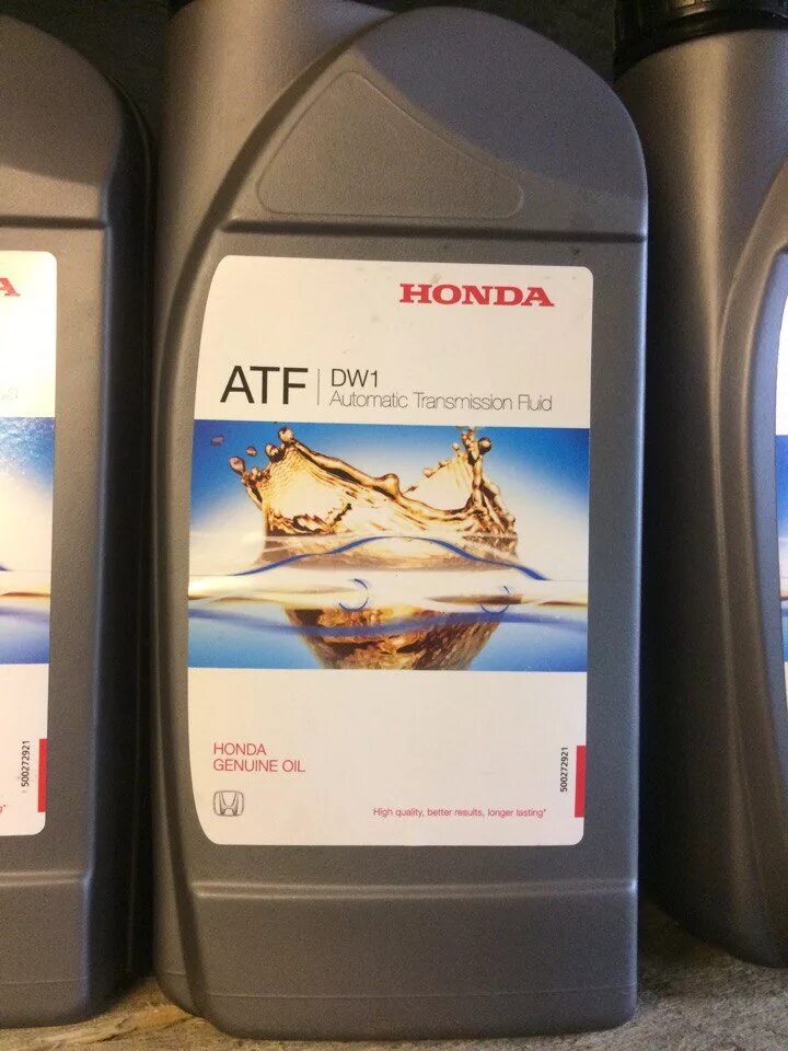 Масло в коробку honda. Масло атф дв1 хонда. honda atf dw-1. масло honda dw1. масло акпп хонда 4д хонда.
