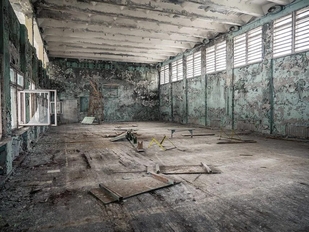 Заброшенные города Чернобыля 2024. Чернобыль сейчас 2024. Заброшенные места в Чернобыле. Плесень в Чернобыле. Чернобыль живут люди сейчас 2024