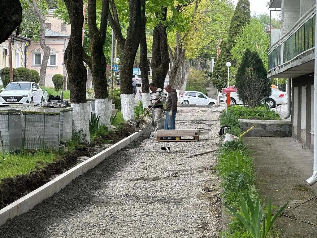 Землетрясение пятигорск. Благоустройство. Пятигорск сейчас. Пятигорск в апреле. Сквер Ставрополь.