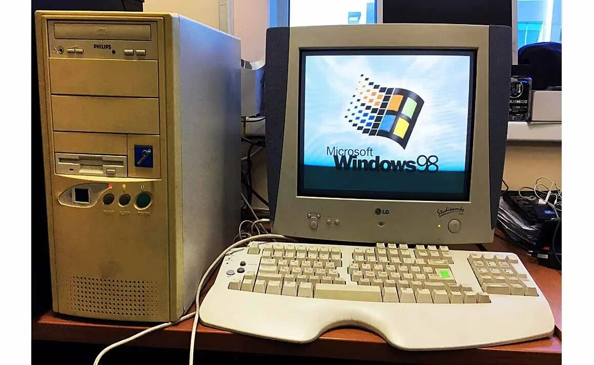 Старый ПК пентиум 3. Пентиум 4 компьютер. Старый компьютер. Стационарный компьютер старый.