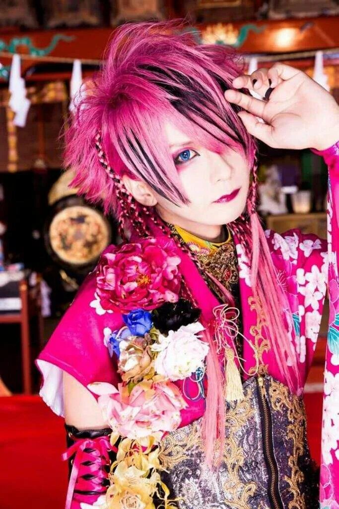 Visual kei style. Kiryu visual kei. японская мода visual kei. вижуал кей стиль. visual kei девушки.