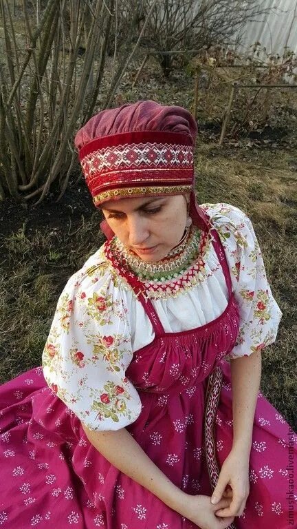 Что такое сорока одежда. Сорока повойник. повойник головной убор и сорока. славянский головной убор повойник. коми-пермяцкий головной убор сорока.