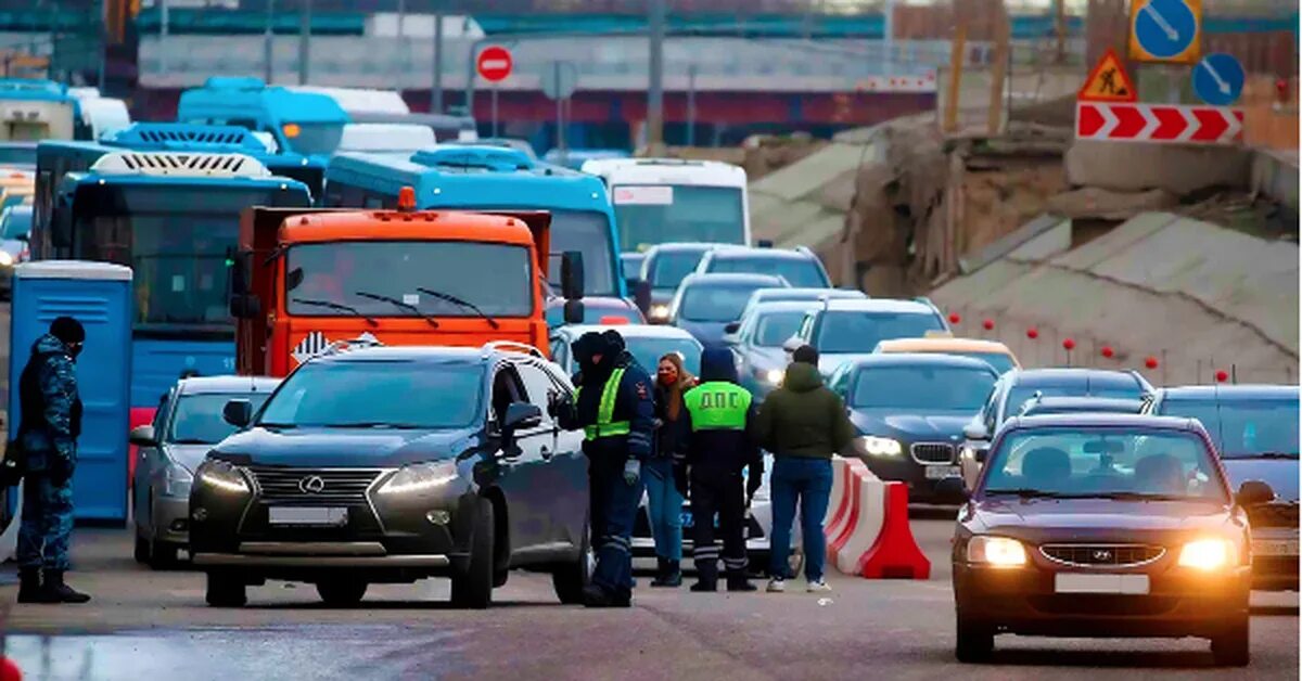 Что сегодня было на дорогах. МКАД пробки. Затор в Москве. Пробки в Москве. Машины в пробке Москва.