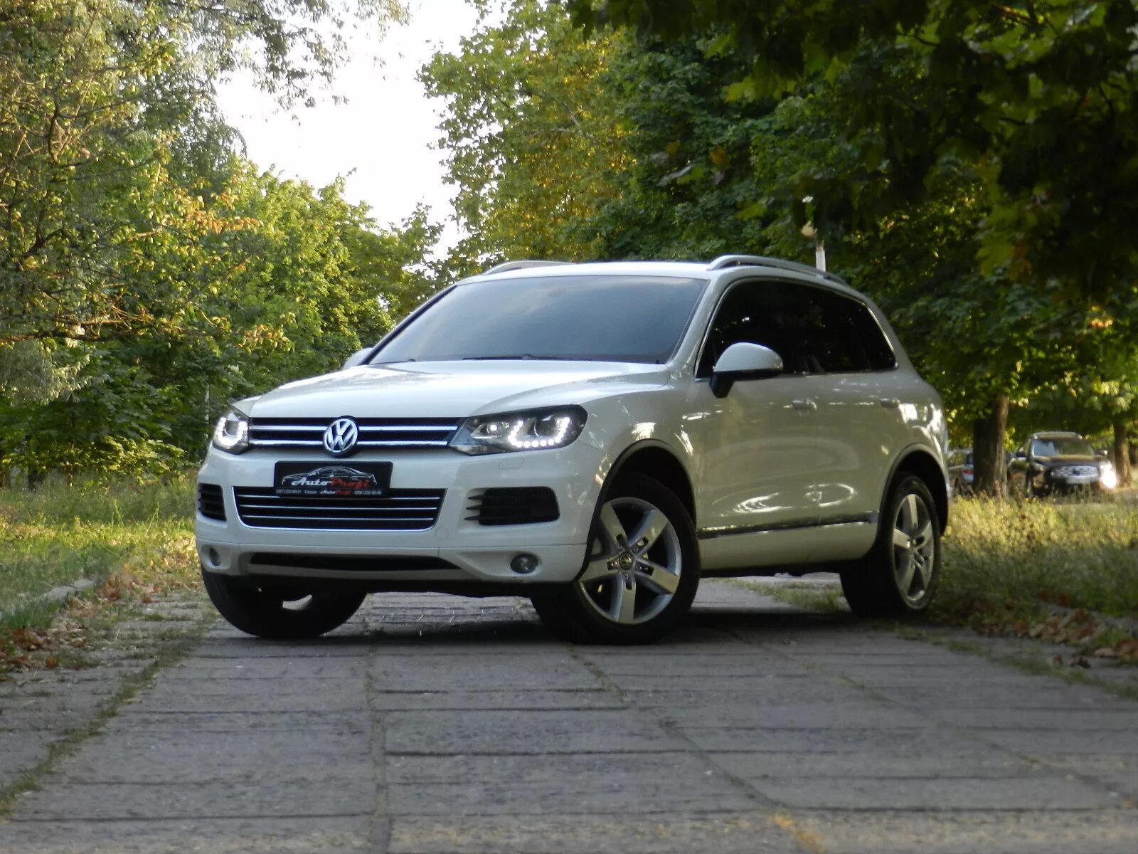 Volkswagen touareg 2012. Фольксваген Туарег 2012. Volkswagen Touareg 2012 белый. Volkswagen Touareg, 2012 г.. Туарег 2 2012.