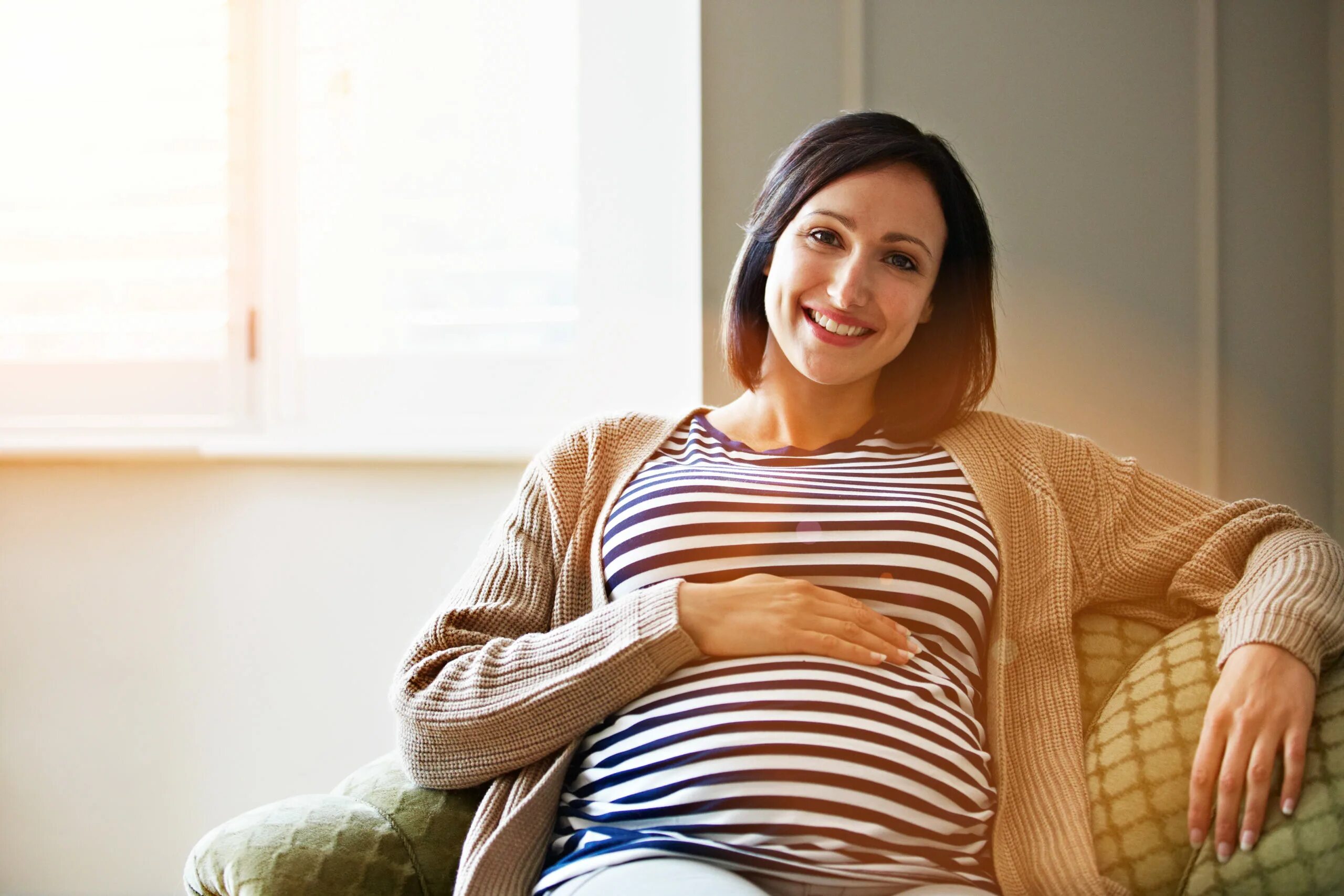 Woman is pregnant. Беременные женщины. Простые беременные женщины.