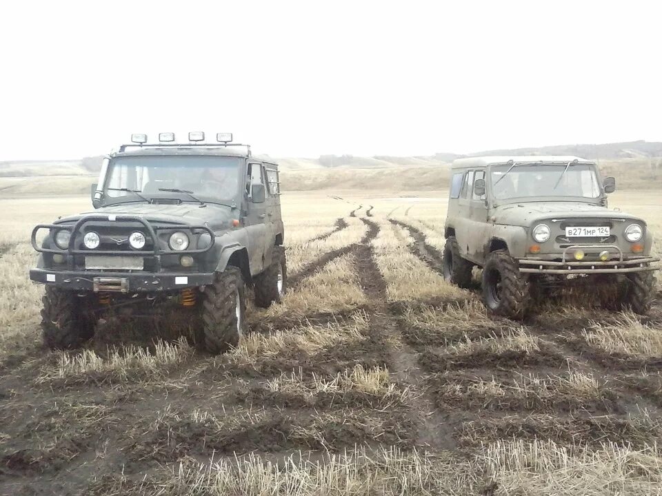 Уазик военный мост. УАЗ фермер на военных Мостах 35. УАЗ 31512 на военных Мостах. УАЗ 469 на военных Мостах. Клиренс УАЗ 469 С военными мостами.