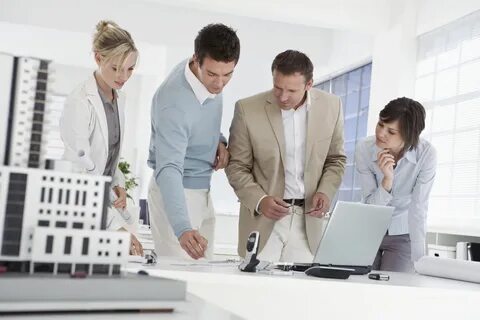 В компании трудятся специалисты тренеры и финансисты