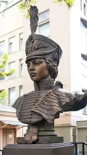 Бюст полководца